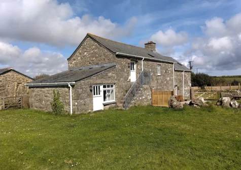 The enclosed garden at Hollyberry Barn at Banns Farm, St Buryan