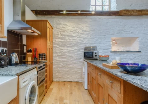 The kitchen at Honeypin, South Torfrey Farm, Golant