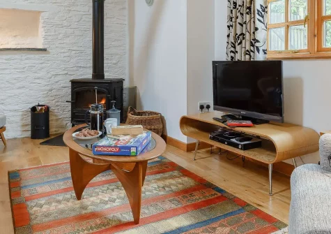 Honeypin, South Torfrey Farm, Golant is a charming 2-bedroom barn conversion with indoor pool and sauna. Explore Cornwall's stunning coast, historic attractions, and harbour towns from this characterful retreat, perfect for families and couples.
