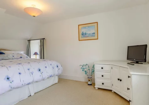 Bedroom #1 at Honeysuckle Cottage, Weare Giffard
