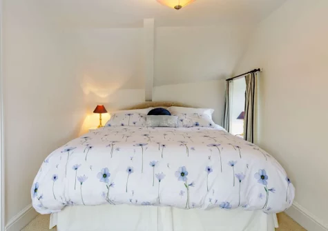 Bedroom #1 at Honeysuckle Cottage, Weare Giffard