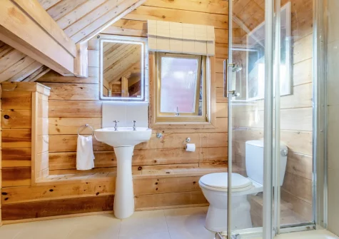 Bedroom #1 en-suite shower room at Honeywood, Little Petherick