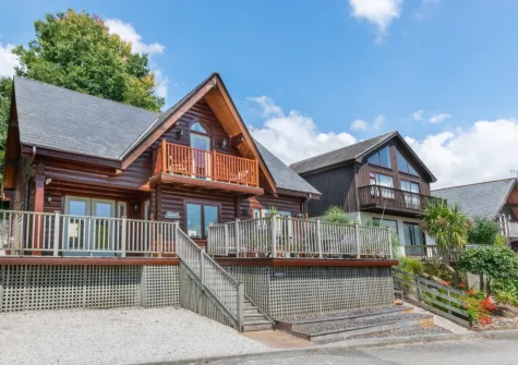 Honeywood is an atmospheric wooden lodge, with a beautiful interior & gorgeous country views