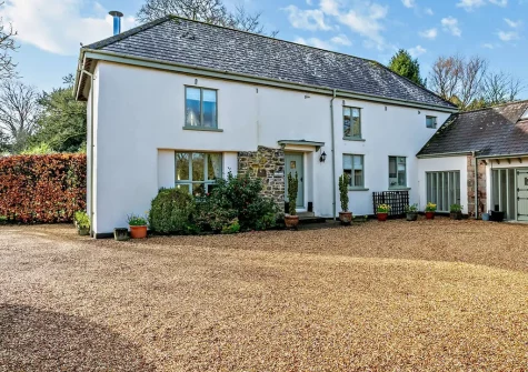 Hopetown Cottage is a beautiful 17th century cob stone cottage