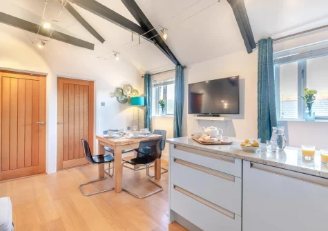 The kitchen & dining area at Horse Shoe, St Ives