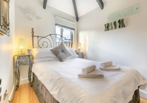 Bedroom #1 at Horse Shoe, St Ives