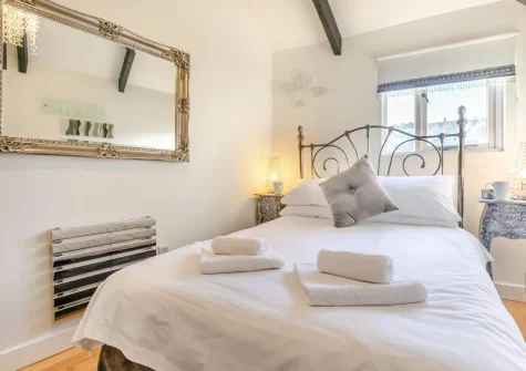 Bedroom #1 at Horse Shoe, St Ives