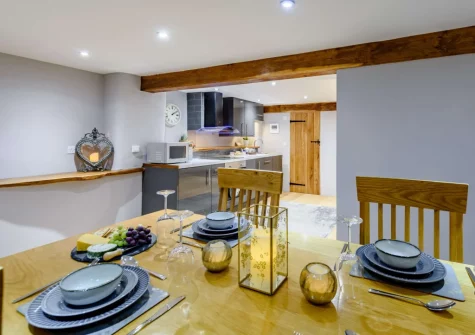 The dining area at Horseford Snug, East Worlington