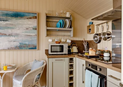 The kitchen & dining area at Infinity, Freathy