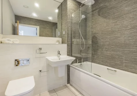 The bathroom at Inglebrook Heights, Westward Ho!