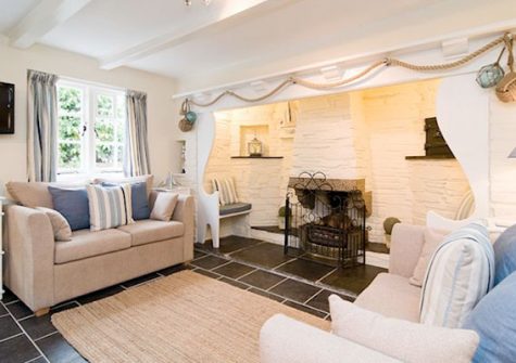 The living area @ Inglenook Cottage, Polperro