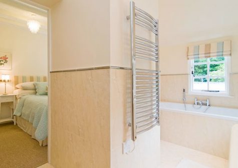 The en-suite to bedroom #1 @ Inglenook Cottage, Polperro
