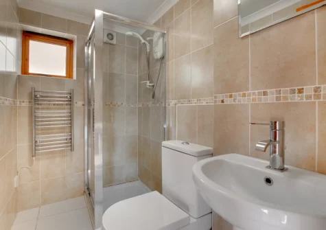 The shower room at Inglenook, Porthleven