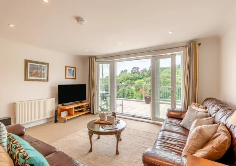 The living area at Inglewood Apartments, Kingswear
