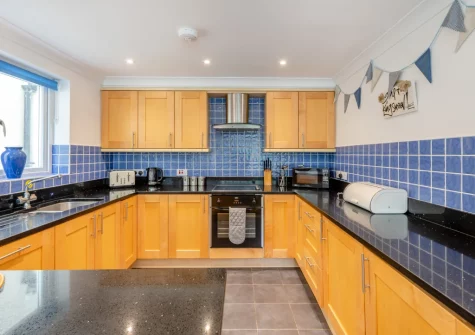 The kitchen at Inglewood Apartments, Kingswear