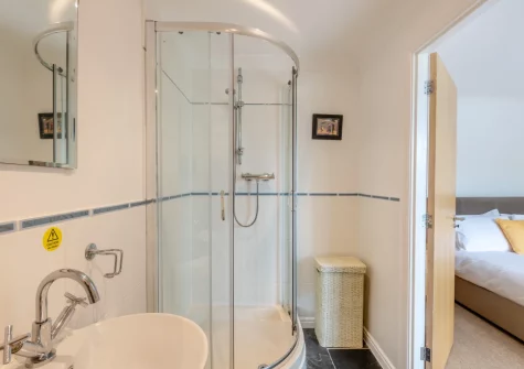 Bedroom #1 en-suite shower room at Inglewood Apartments, Kingswear