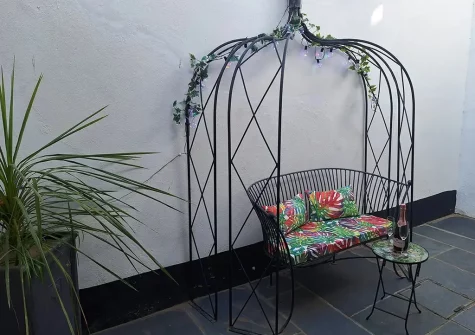 The outdoor sitting area at Instow Bar View, Instow