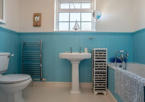 The bathroom at Instow Cottage, Instow