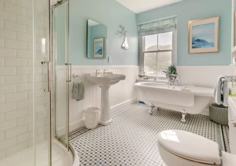 The bathroom at Inter-Nos, Looe
