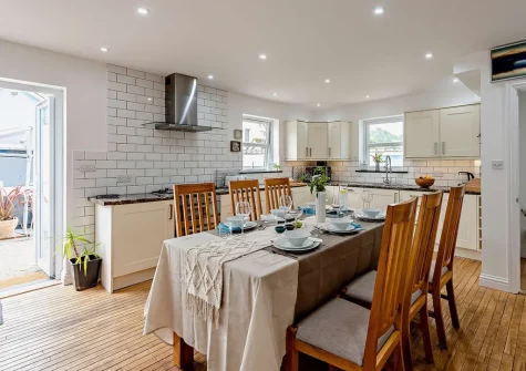 The kitchen & dining area at Into The Blue, Combe Martin