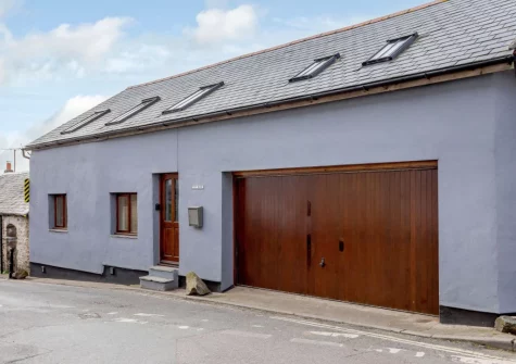 Ivy Barn, a. eautiful barn conversion, is located within walking distance to the centre of Braunton