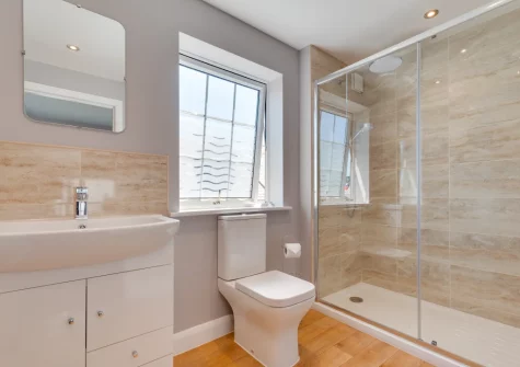 The shower room at Jackdaws, Fowey