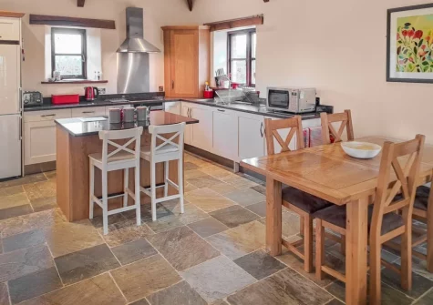 The kitchen & dining area at Jacks Barn, Welcombe