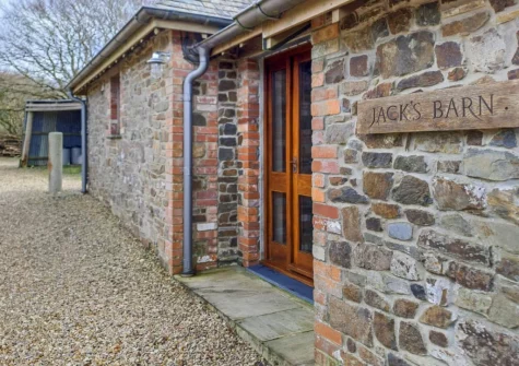 Jacks Barn is a stylish, beautifully decorated & well-equipped barn conversion with a lawned garden offers an ideal year-round holiday retreat