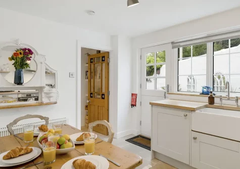 The kitchen & dining area at Jade Cottage, St Agnes