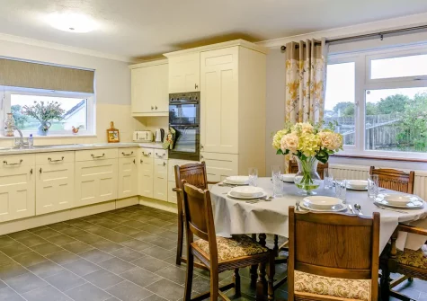 The kitchen & dining area at Jarosa, Langtree