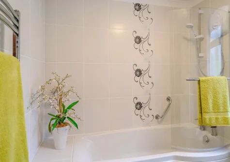 The bathroom at Jarosa, Langtree