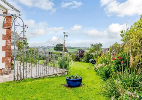 The garden at Jarosa, Langtree