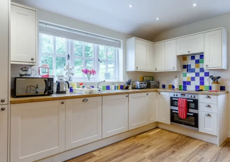 The kitchen at Jasmine Cottage at Little Roseveth, Tregavethan