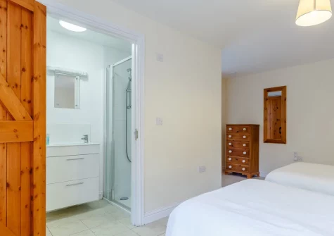 Bedroom #2 & en-suite shower room atJasmine Cottage at Little Roseveth, Tregavethan