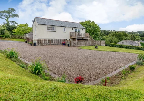 Jasmine Cottage is situated in picturesque countryside with delightful views from the upper floor