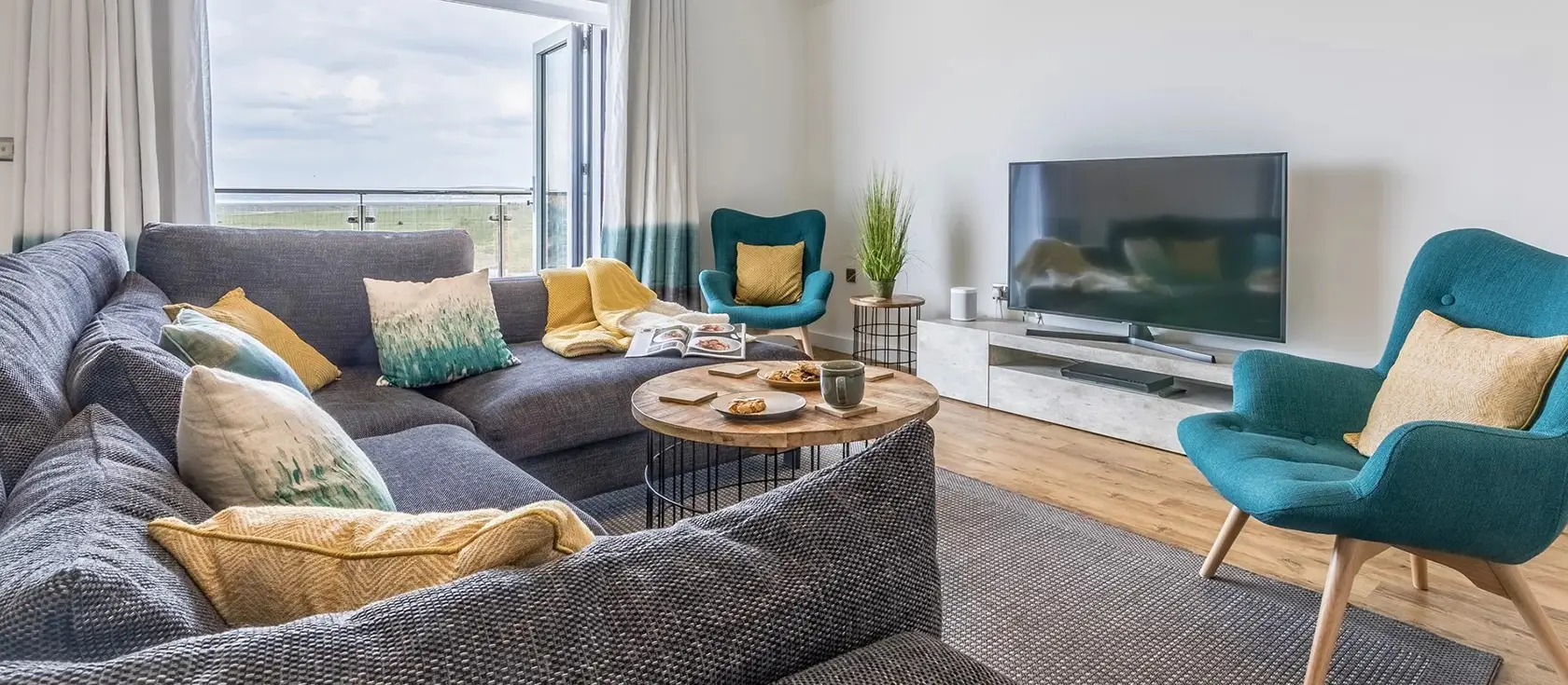 Jeff's Bay, Westward Ho! is a stunning four-bedroom coastal retreat with spectacular sea views to Lundy Island. Enjoy premium amenities, dual balconies, enclosed garden, and direct beach access for truly unforgettable family holidays.