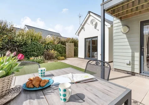The patio & alfresco dining area at Jindalee, Westward Ho!