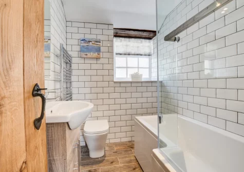 The bathroom at Jingles at Penrose Burden, St Breward
