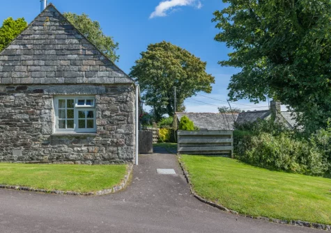 Jingles is an in idyllic rural hideaway for two in a peaceful location with wonderful views across rolling countryside