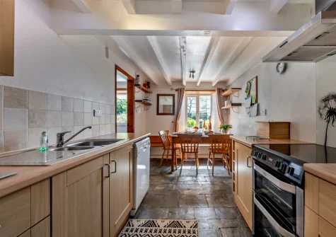 The kitchen & dining area at Jobes Cottage, Chapel Amble