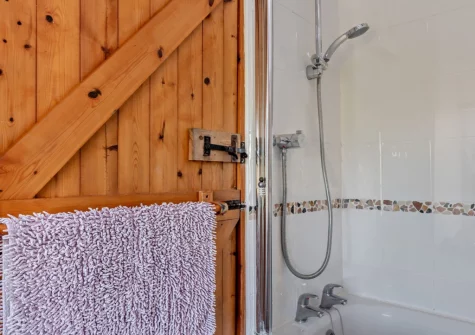 The bathroom at Jobes Cottage, Chapel Amble