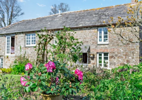 Jobes Cottage is a beautiful semi-detached Cornish country cottages set in an acre of grounds