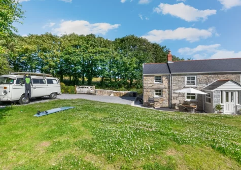 Jobs Cottage is a pretty stone cottage with original features & large enclosed garden in a rural hamlet