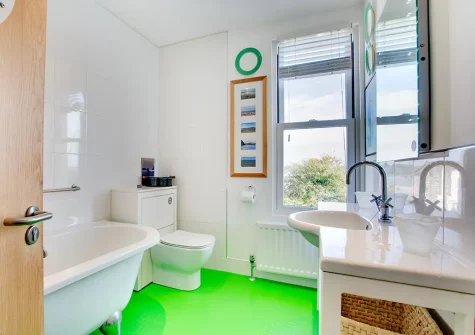 The bathroom at Joy House, Padstow