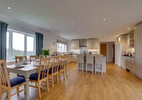 The kitchen & dining area at Kalundu, Constantine Bay