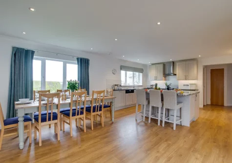 The kitchen & dining area at Kalundu, Constantine Bay