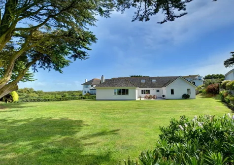 The garden at Kalundu, Constantine Bay