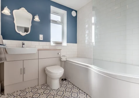 The bathroom at Kaolin House, St Austell