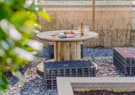 The barbecue & outdoor sitting area at Kaolin House, St Austell
