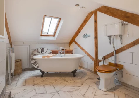 Bedroom #1 en-suite bathroom at Karenza, Fowey